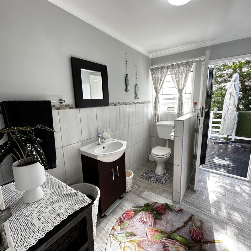 5 Bedroom Property for Sale in Reebok Western Cape